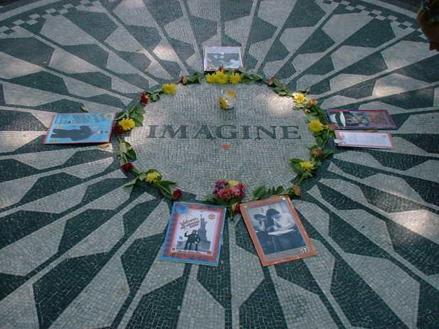 �C�^���A���烂�U�C�N�̐΂������Ƃ�